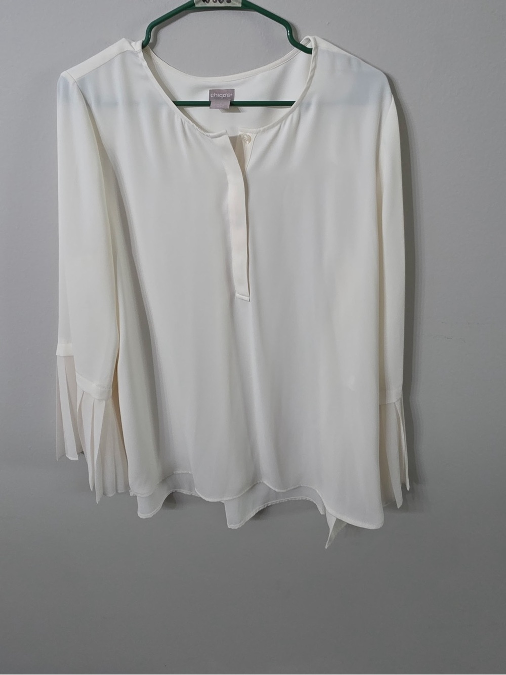 ChICOS White Pleated Sleeve Blouse - Women's Size 2